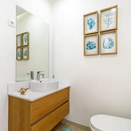Whome Beachside Getaway Near Train Station Paço de Arcos