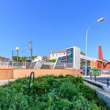 Whome Beachside Getaway Near Train Station
